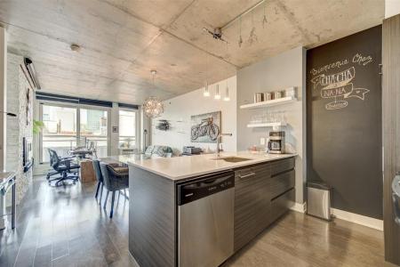 235  Rue Peel, Montréal (Le Sud-Ouest), Quebec H3C 0P8, Canada
