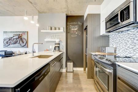 235  Rue Peel, Montréal (Le Sud-Ouest), Quebec H3C 0P8, Canada