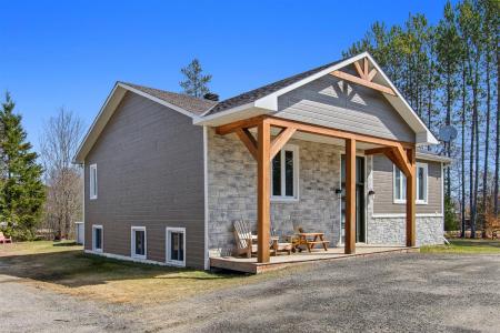 69  Ch. Jolivette N., Messines, Québec J0X 2J0, Canada