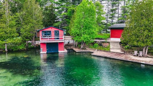 15-17 Ch. Hope, Gracefield, Quebec J0X 1W0, Canada