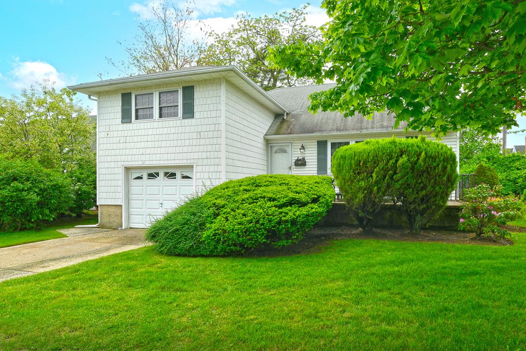 60 Elizabeth Drive, Bethpage, New York 11714, HOA KỲ