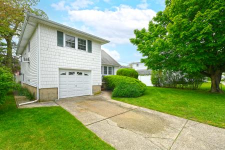 60 Elizabeth Drive, Bethpage, New York 11714, HOA KỲ