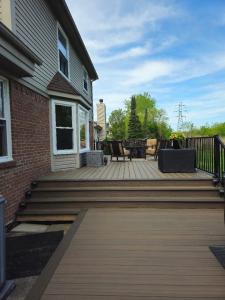 24864 CHRISTINA DR, FlatRock, Michigan 48134, USA