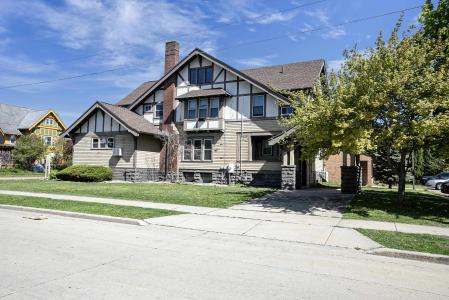 634 Wisconsin Street, Oshkosh, Висконсин 54901, Соединенные Штаты