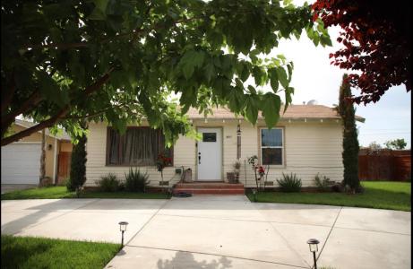 897 S Chess Terrace Street, Porterville, קליפורניה 93257, ארצות הברית של אמריקה