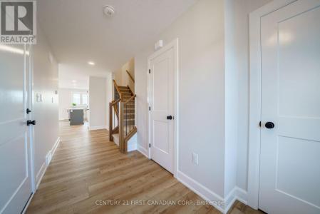 27 POSTMA CRESCENT, North Middlesex (alisa Craig), Ontario N0M 1A0, Kanada