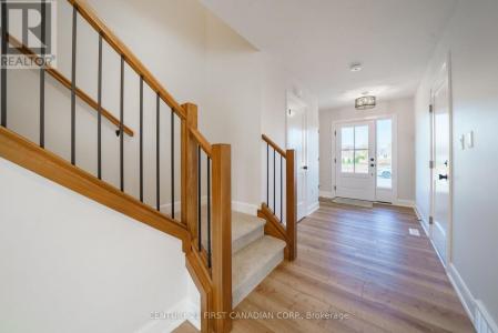 27 POSTMA CRESCENT, North Middlesex (alisa Craig), Ontario N0M 1A0, Kanada