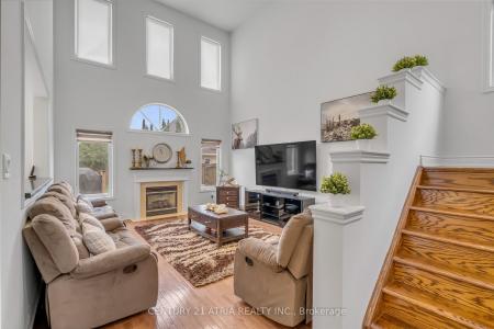 10 LOUVAIN DRIVE, Brampton, 安大略省 L6P 1W4, 加拿大