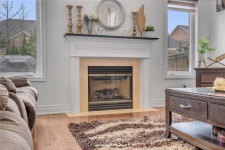 10 LOUVAIN DRIVE, Brampton, 安大略省 L6P 1W4, 加拿大