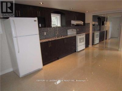 9 CLANCY DRIVE, Toronto (don Valley Village), Ontario M2J 2V7, Canadá