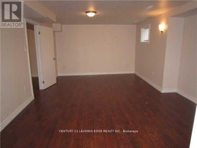 9 CLANCY DRIVE, Toronto (don Valley Village), Ontario M2J 2V7, Canadá