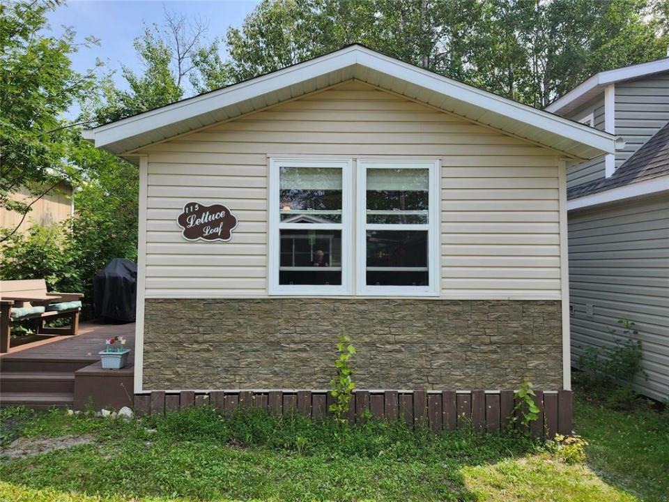 115 3RD STREET SOUTH, Clear Lake, Manitoba R0J 1N0, Canada