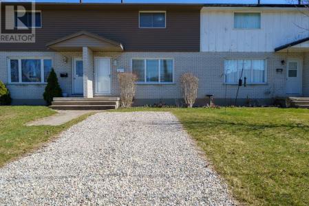 215 BEATTIE STREET, Strathroy-caradoc (sw), Ontario N7G 2X3, Canada