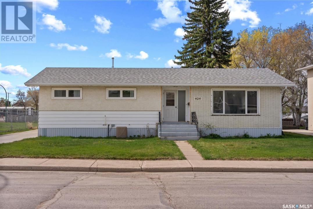 404 6TH AVENUE W, Biggar, Saskatchewan S0K 0M0, Canada