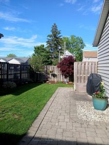 19 BARDOL AVENUE S, Fort Erie, Ontario L2A 6R4, Canada