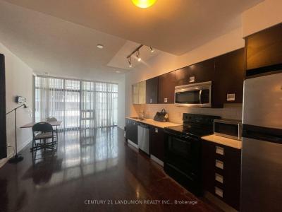 33 CHARLES STREET E, Toronto, Ontario M4Y 1R9, Canada