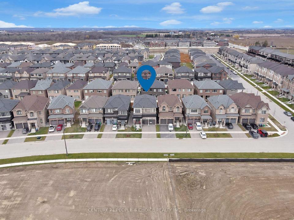 10 TWEEDHILL AVENUE, Caledon, Ontario L7C 4K5, Canada