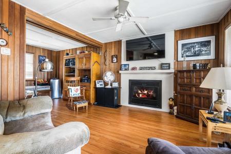 435 WILLOW STREET, Cultus Lake, Britanya Kolombiyası V2R 4Z4, Kanada