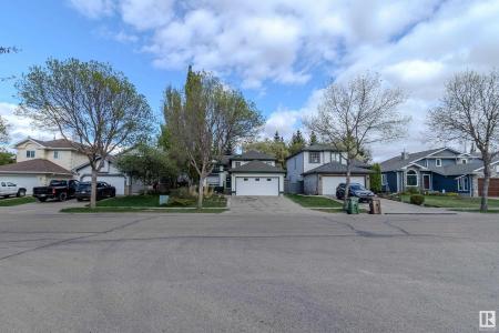 23 OAKMONT DRIVE, St. Albert, 앨버타주 T8N 6K6, 캐나다