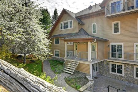 146  Rue du Mont-Plaisant, Mont-Tremblant, Québec J4T 1L2, Canada