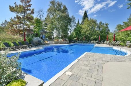 146  Rue du Mont-Plaisant, Mont-Tremblant, Québec J4T 1L2, Canada