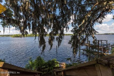 122 RIO VISTA Avenue, East Palatka, Florida 32131, USA