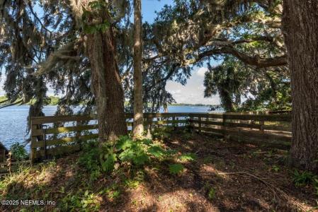 122 RIO VISTA Avenue, East Palatka, Florida 32131