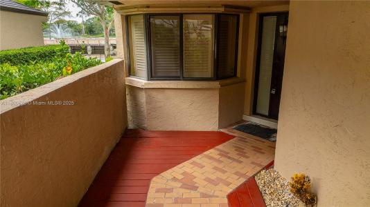 9360 S Chelsea Dr S, Plantation, Florida 33324