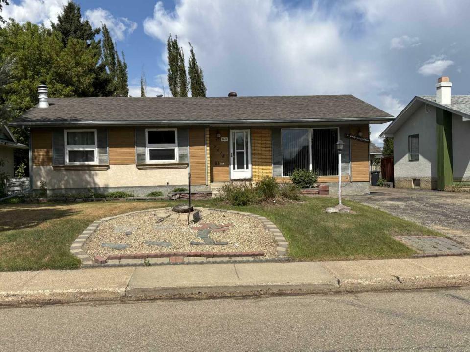 9618 81 AVENUE, Peace River, Альберта T8S 1A7, Канада