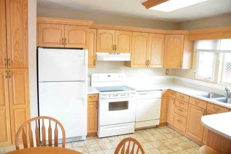 9618 81 AVENUE, Peace River, Альберта T8S 1A7, Канада