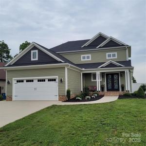5118 Regents Park Drive, Hickory, NC 28602, USA