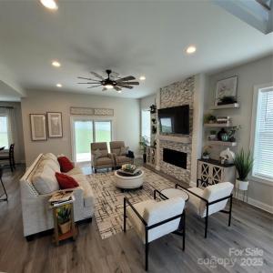 5118 Regents Park Drive, Hickory, NC 28602, USA