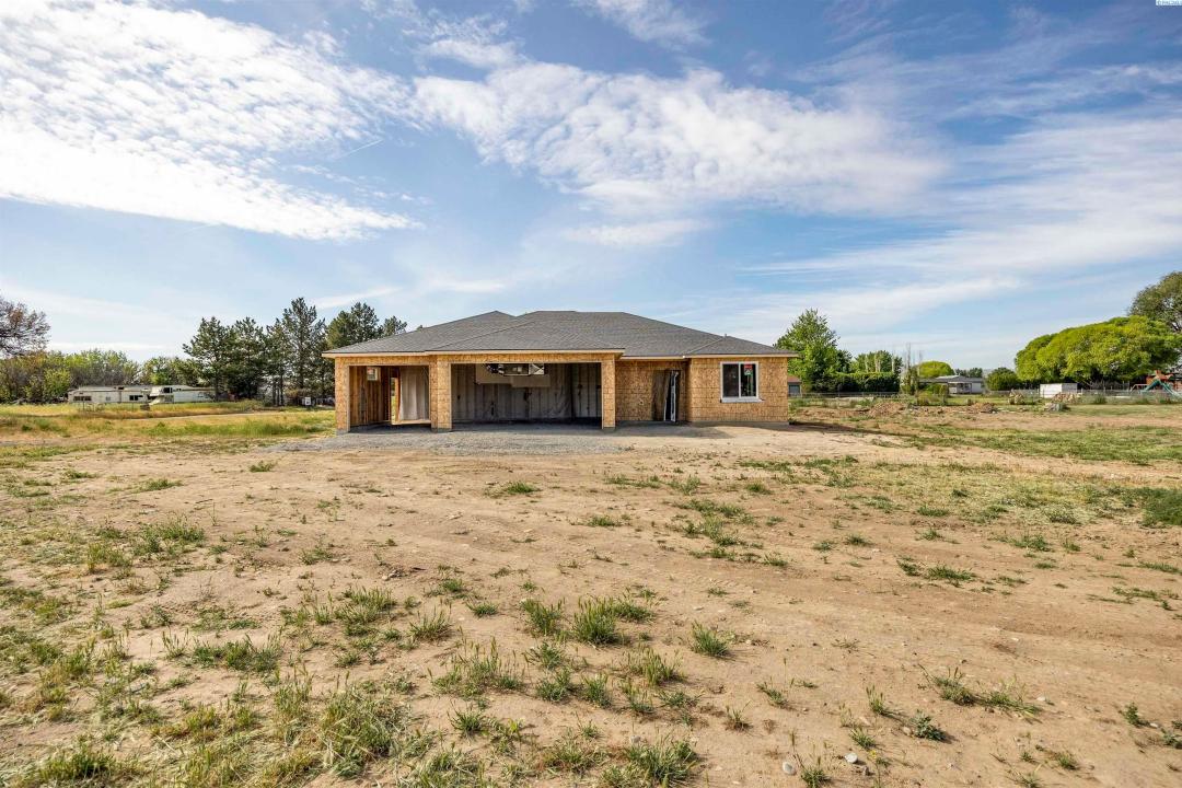 205505 E Finley Rd, Kennewick, Washington 99337