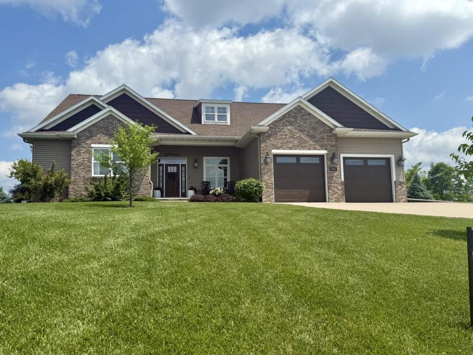 515 Fieldstone Court, Tomah, Wisconsin 54660
