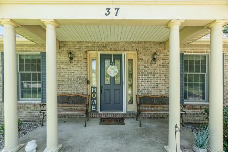 37 Pinhook Place, Crittenden, Kentucky 41030, USA