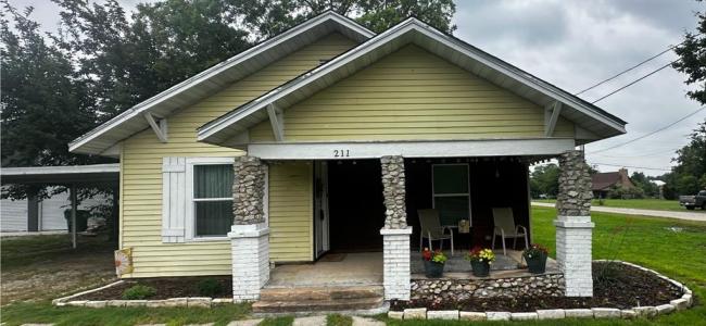 211 S Wickham Street, Alvord, Texas 76225, USA