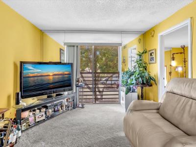 5230 NE 6th Ave , 24C, Oakland Park, Florida 33334, USA