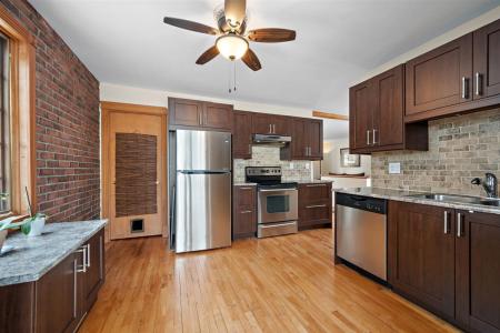 345  Boul. Pine Beach, Dorval, Quebec H9S 2W5, Canada