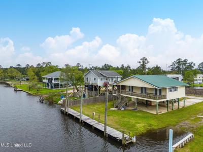 5040 Georgia Street, Bay Saint Louis, Mississippi 39520, USA