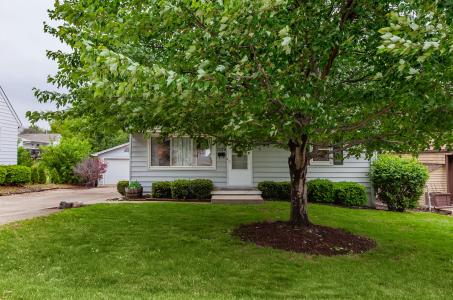 7019 Maryland Dr Drive, Urbandale, Iowa 50322