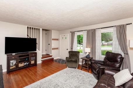 7019 Maryland Dr Drive, Urbandale, Iowa 50322