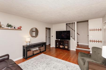 7019 Maryland Dr Drive, Urbandale, Iowa 50322