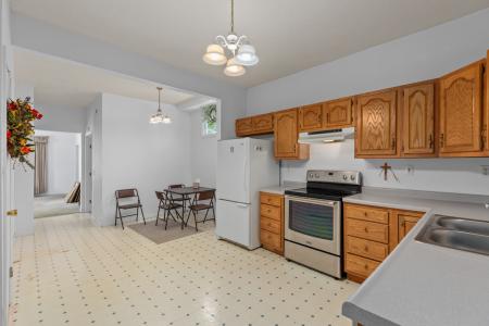 604 North Illinois Avenue, Litchfield, Illinois 62056