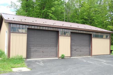 215 Linaberry Road, Montrose, Pennsylvania 18801, USA