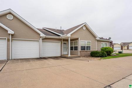 790 Cedar View Dr #401, LeMars, Iowa 51031, USA