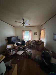 51 Conner St., Avinger, Texas 75630-0000, USA