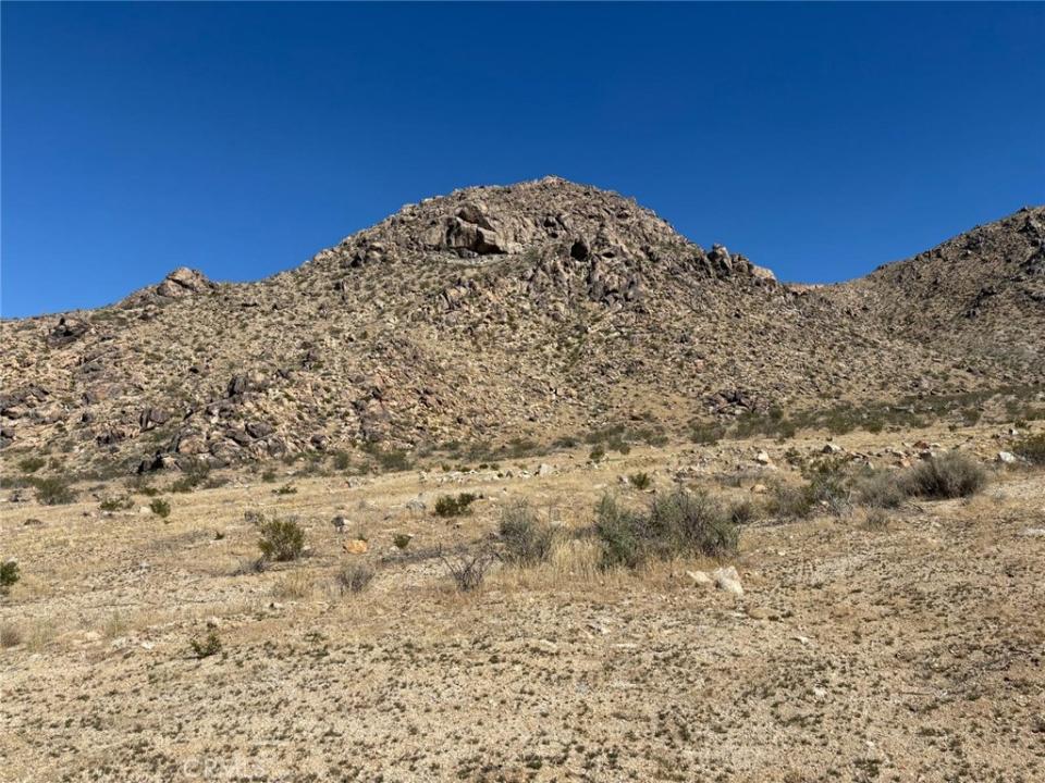0 Holmes, Lucerne Valley, קליפורניה 92356, ארצות הברית של אמריקה