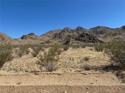 0 Holmes, Lucerne Valley, קליפורניה 92356, ארצות הברית של אמריקה