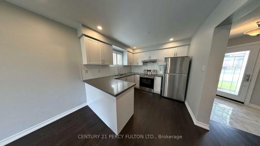 54 ROLLING ACRES DRIVE, Whitby, Ontario L1R 2B8, Canadá