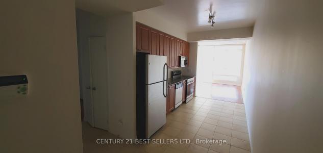 225 WEBB DRIVE, Mississauga, Ontario L5B 3Y5, Canadá